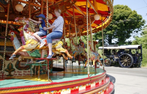 traditional seaside fun for all the family, including a funfair (small additional charges apply for rides on the funfair), children’s entertainment, Punch and Judy, plus four days of craft activities and four days of our popular game of bingo!
