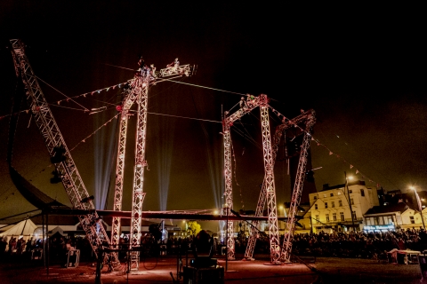 Derby Feste Gorilla Circus Will Bring Two-tonnes of steel rigging and a head for heights!